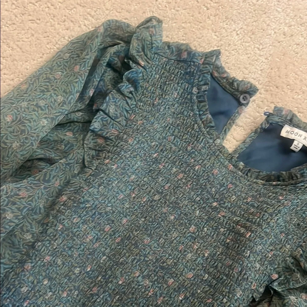 Moon River Green Tiered Ruffled Bishop Sleeve Dress - Picture 3 of 4